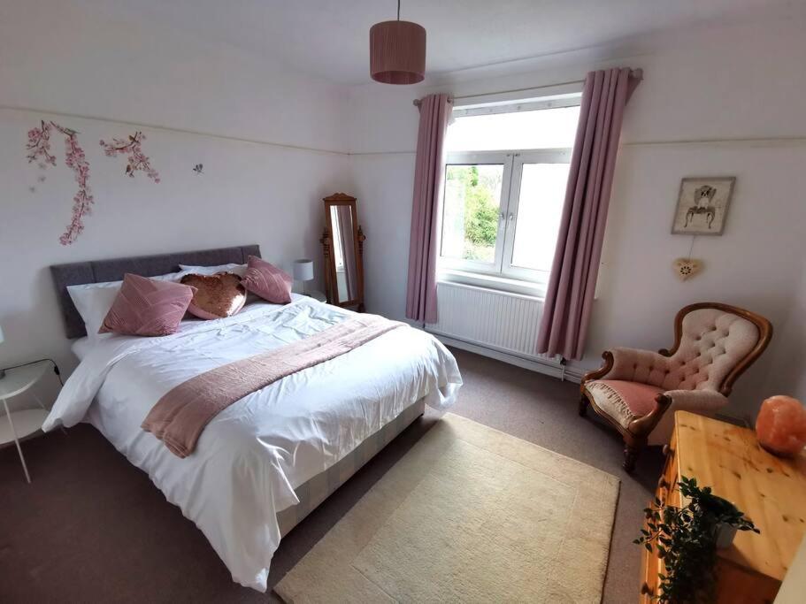 4 Bedroom Country Home Bristol Exterior foto